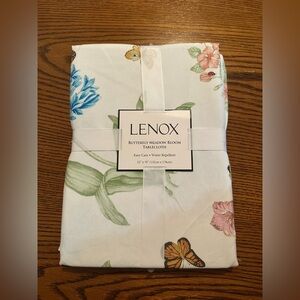 Lenox Butterfly Meadow Bloom Tablecloth with Floral Design